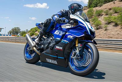 YAMAHA YZF-R1 GYTR 2025